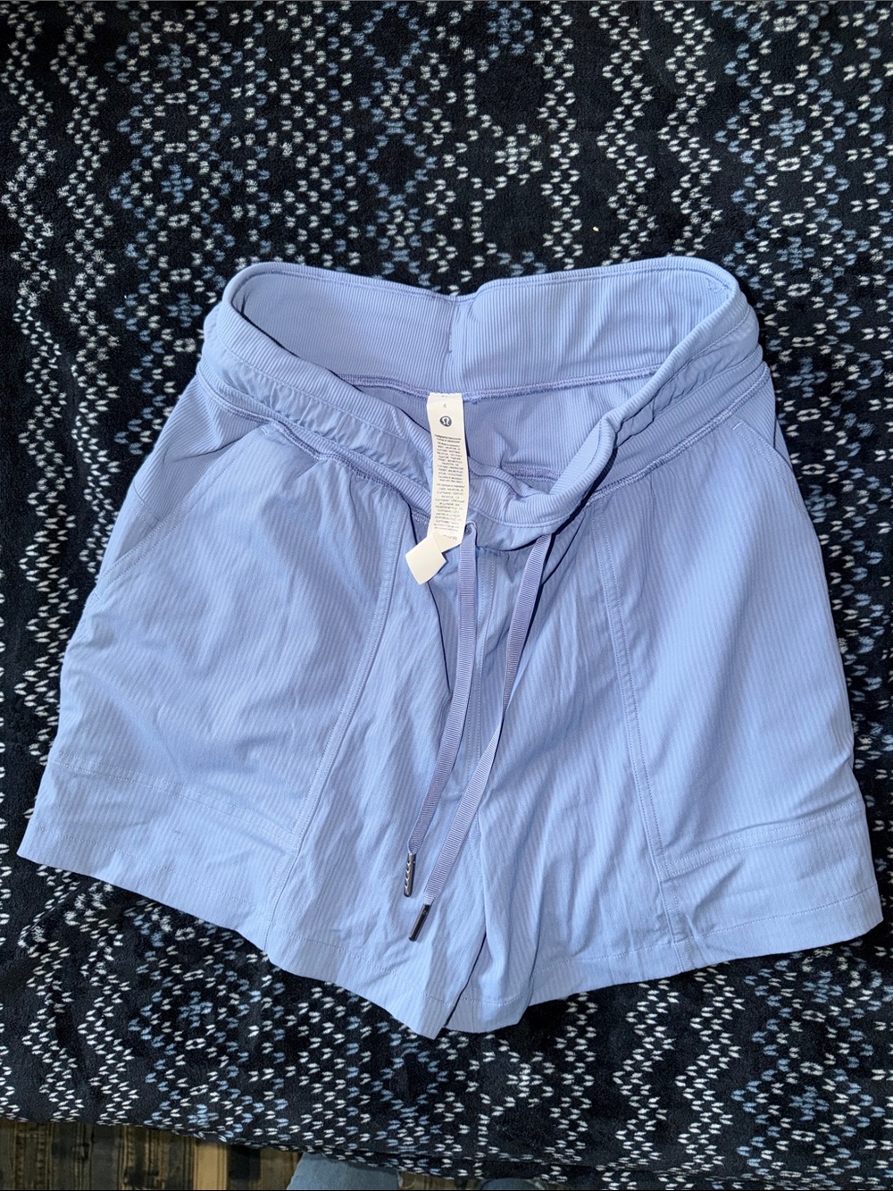 Lululemon Dance studio high rise shorts - size 4